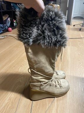 Faux Fur Trim Beige Tall Winter Boots Size 6 US Women’s